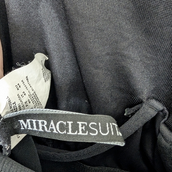 Miraclesuit Tankini Top Sz 8 Black Razzle Dazzle Underwire Swim Tank - Picture 8 of 10